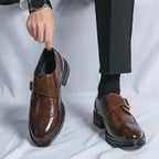 Chaussures homme à boucle perforées
