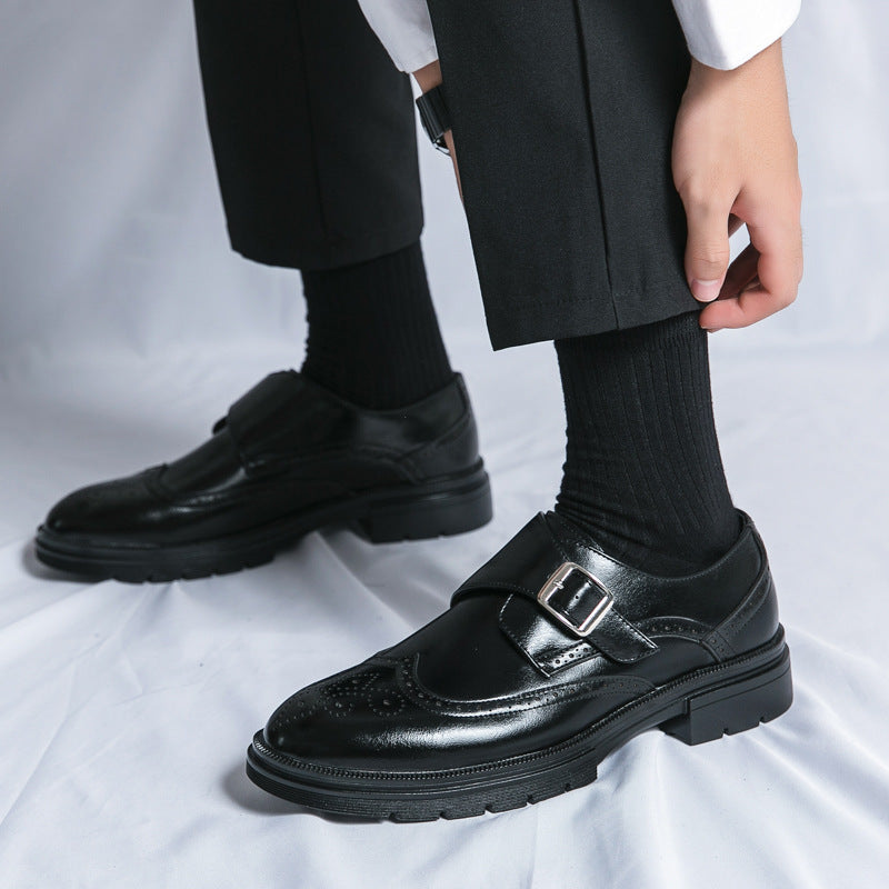 Chaussures homme à boucle perforées