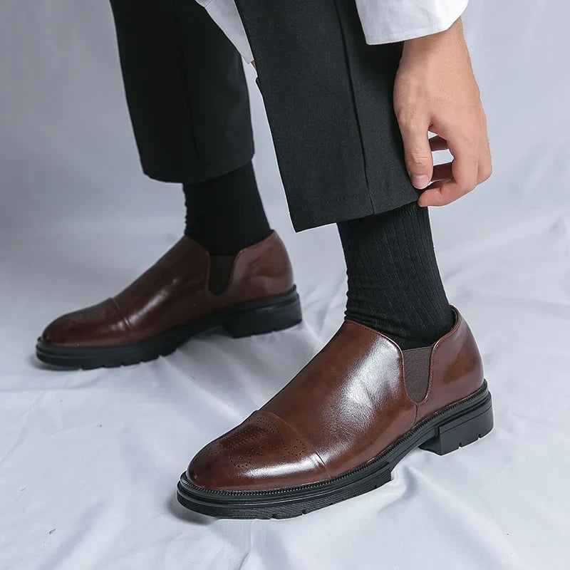 Chaussures homme à enfiler perforées