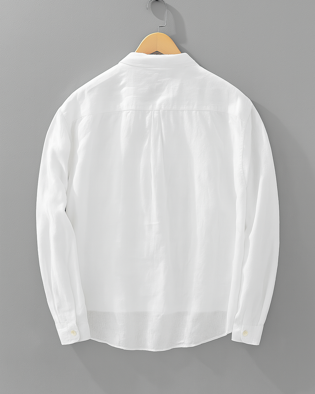 Chemise homme à col ouvert et poche poitrine