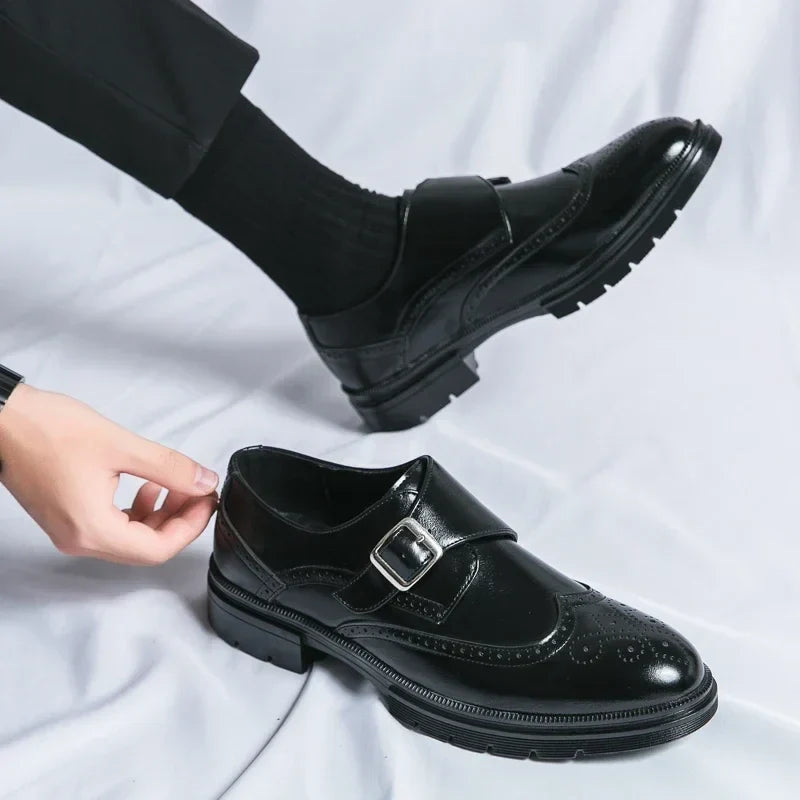 Chaussures homme à bride perforées