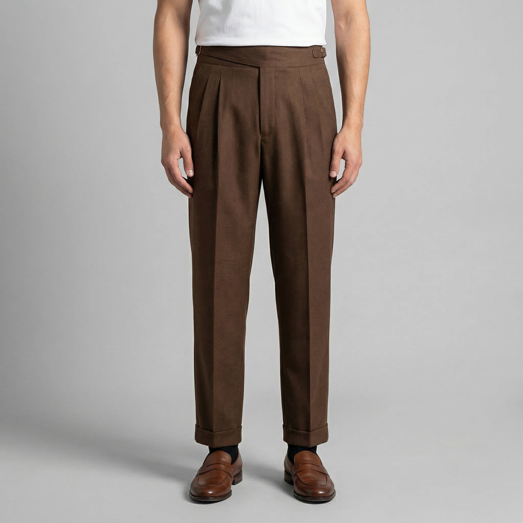 Pantalon homme à plis ajustable