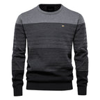 Pull homme à fines rayures